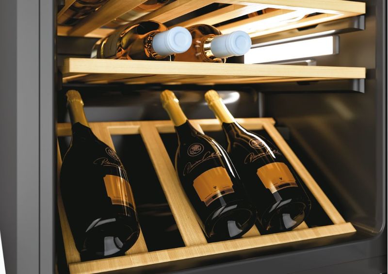 Candy-CWC-200-EELW-NF---Cantinetta-per-Vino-81-Bottiglie