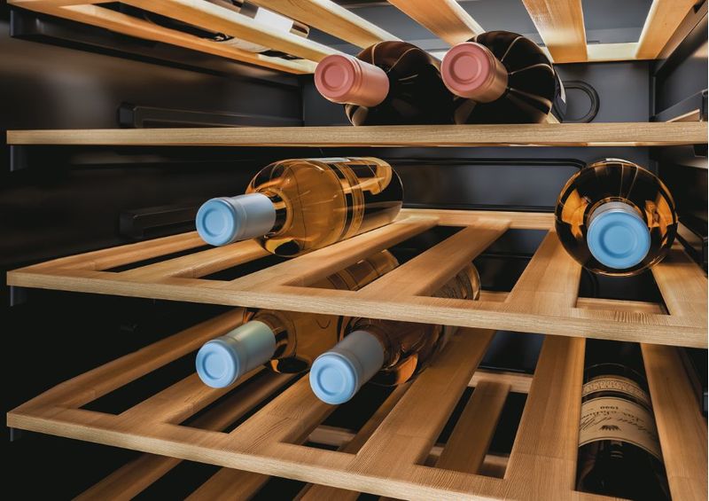 Candy-CWC-200-EELW-NF---Cantinetta-per-Vino-81-Bottiglie