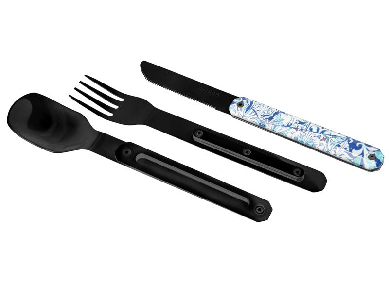 Generica-Akinod-MAGNETIC-STRAIGHT-CUTLERY-12H34-BLACK-MIRROR-Azulejos