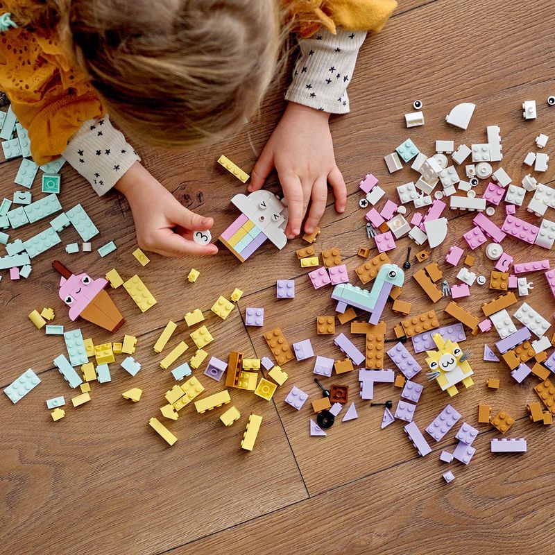 LEGO-Classic-11028-Divertimento-Creativo-Pastelli-Set-Costruzioni-in-Mattoncini-con-Dinosauro-Giocattolo-Giochi-per-Bambini