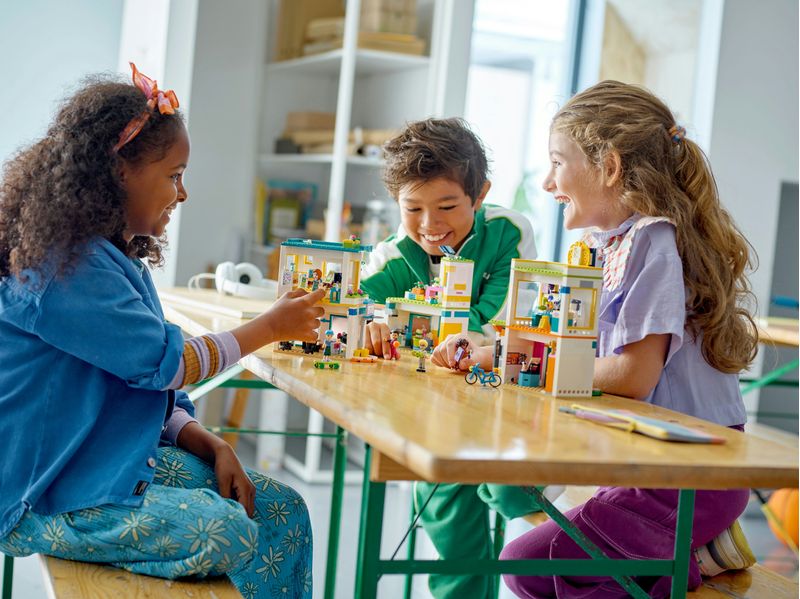 LEGO-Friends-La-scuola-Internazionale-di-Heartlake-City