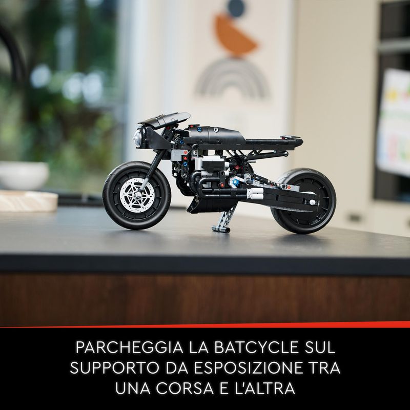 LEGO-Technic-THE-BATMAN---BATCYCLE