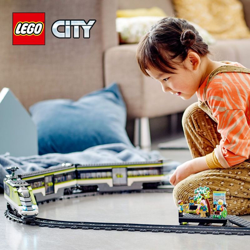 LEGO-City-60337-Treno-Passeggeri-Espresso-con-Locomotiva-Giocattolo-Telecomandata-con-Luci-e-Binari-Giochi-per-Bambini