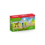 schleich-Farm-World-Vet-visiting-mare-and-foal