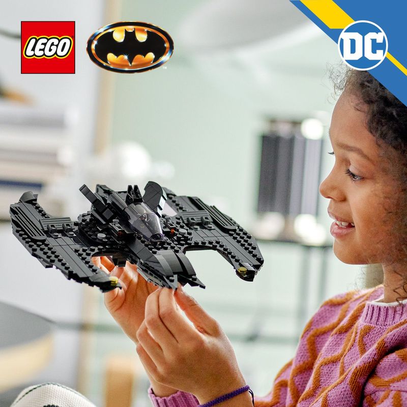 LEGO-DC-76265-Bat-Aereo--Batman-vs.-The-Joker-Aeroplano-Giocattolo-dal-Film-del-1989-con-2-Minifigure