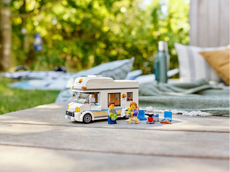 LEGO-City-Camper-delle-vacanze---60283