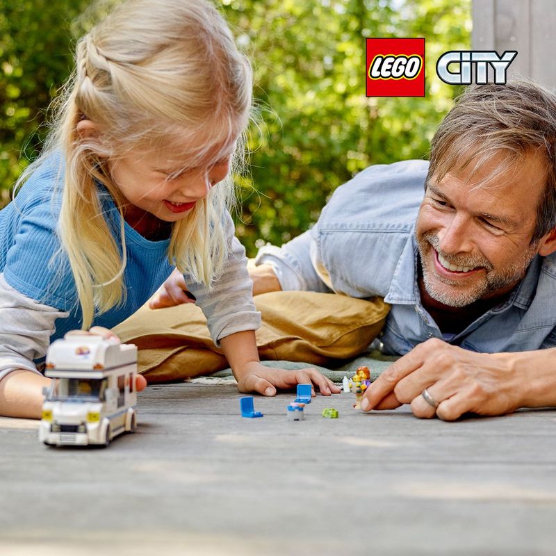 LEGO-City-Camper-delle-vacanze---60283