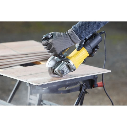 Stanley-Fatmax-Smerigliatrice-Fmeg-210K