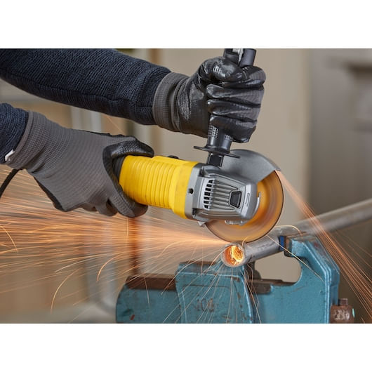 Stanley-Fatmax-Smerigliatrice-Fmeg-210K