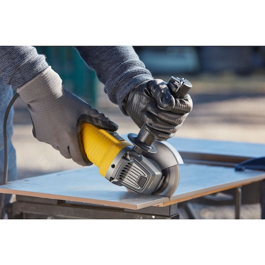 Stanley-Fatmax-Smerigliatrice-Fmeg-210K