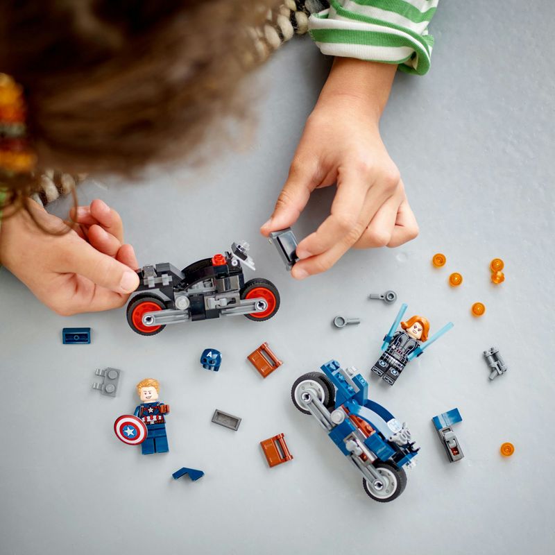 LEGO-Marvel-76260-Motociclette-di-Black-Widow-e-Captain-America-Set-Avengers-Age-of-Ultron-con-2-Supereroi-e-Moto-Giocattolo