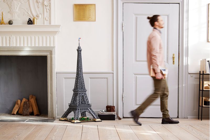 LEGO-ICONS-Eiffel-tower-10307