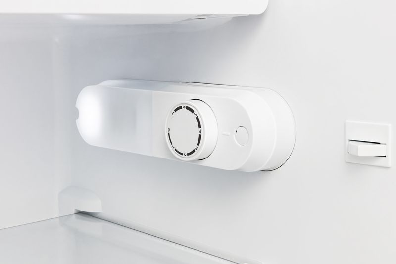 Hisense-RR106D4CRE-Frigorifero-Monoporta-82-Litri-Classe-Energetica-E-Rosso