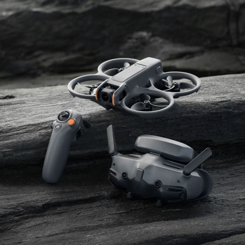 DJI-Avata-2-Fly-More-Combo-Drone-FPV-con-Fotocamera-4K-Paraeliche-Integrati-360-Semplificati-con-una-Sola-Pressione-Goggles-3-e-RC-Motion-3-Inclusi