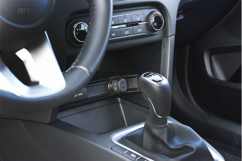 Cellularline-Car-Multipower-DUO-Universale-Nero-Accendisigari-Auto