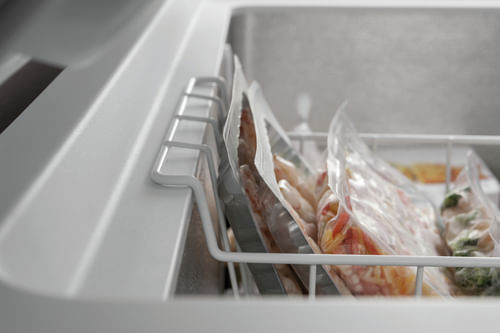 Indesit-OS2A250-Congelatore-a-pozzetto---255-Litri-Classe-E-101x698x916Ccm-bianco