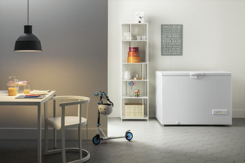 Indesit-OS2A250-Congelatore-a-pozzetto---255-Litri-Classe-E-101x698x916Ccm-bianco