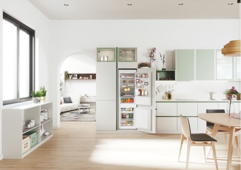 Candy-CBDIT5518EW-Frigorifero-da-Incasso-Combinato-Capacita--248-Litri-Classe-energetica-E-Raffreddamento-No-Frost-colore-Bianco