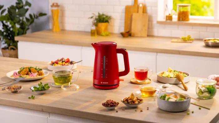 Bosch-TWK3M124-MyMoment-Bollitore-Elettrico-Impugnatura-Ergonomica-Ampia-Apertura-Capacita--1.7-Litri-Plastica-di-Alta-Qualita--Rosso