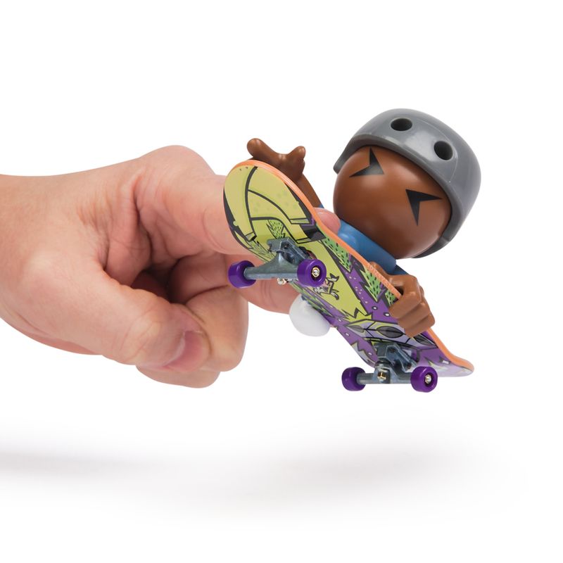 Tech-Deck-Sk8-Crew-Exclusive-Fingerboard--Figure