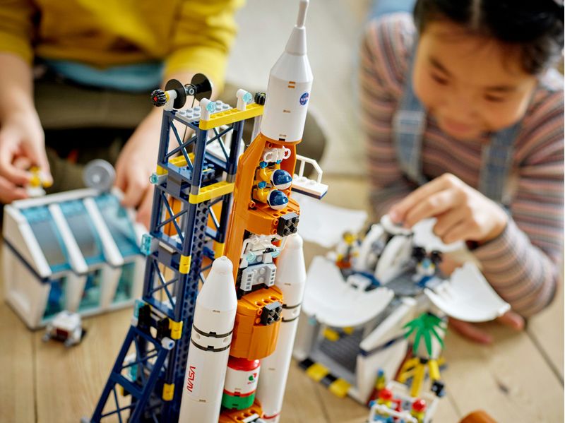 LEGO-City-60351-Centro-Spaziale-Giocattoli-Creativi-per-Bambini-di-7--Anni-Base-NASA-con-6-Minifigure-di-Astronauti