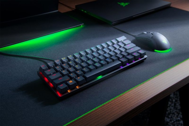 Razer-Huntsman-Mini-Mechanical-Taste--Razer-Clicky-Optical-Purple-Switch-Qwertz-Wired-USB-RGB-