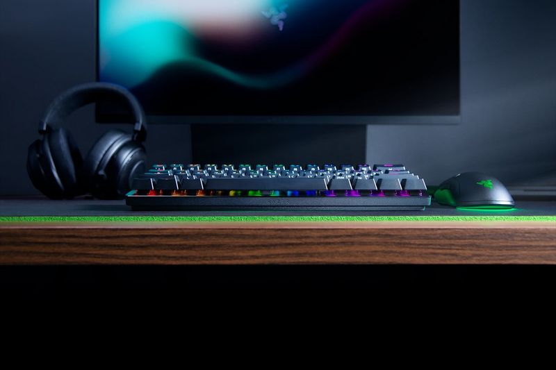 Razer-Huntsman-Mini-Mechanical-Taste--Razer-Clicky-Optical-Purple-Switch-Qwertz-Wired-USB-RGB-