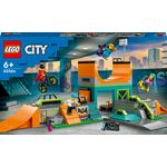 LEGO City 60364 Skate Park Urbano, Gioco per Bambini 6+ con BMX, Skateboard, Monopattino, Rollerblade e 4 Minifigure