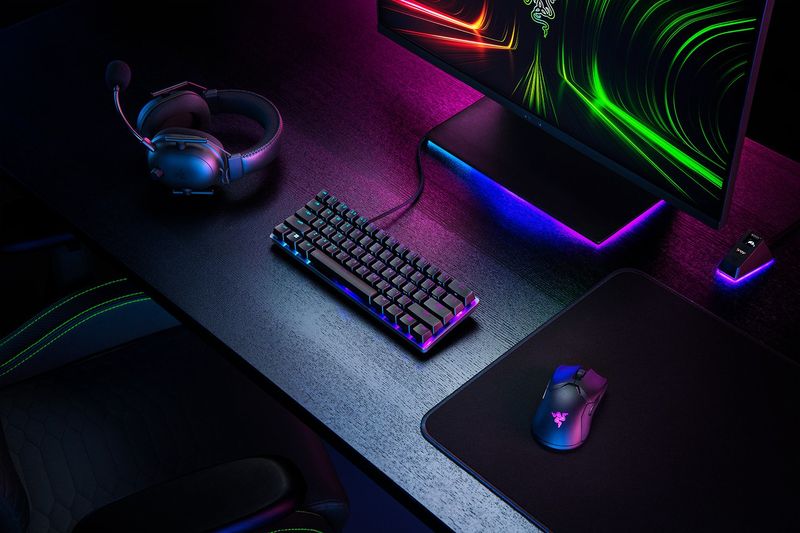 Mini-tastiera-Razer-Huntsman--interruttori-ottici-analogici-cablato-USB-layout-tedesco-RGB-