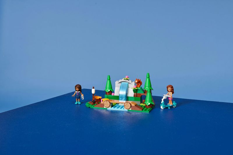 LEGO-Friends-La-Cascata-nel-Bosco