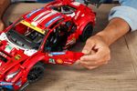 LEGO-Technic-Ferrari-488-GTE-Af-Corse--51