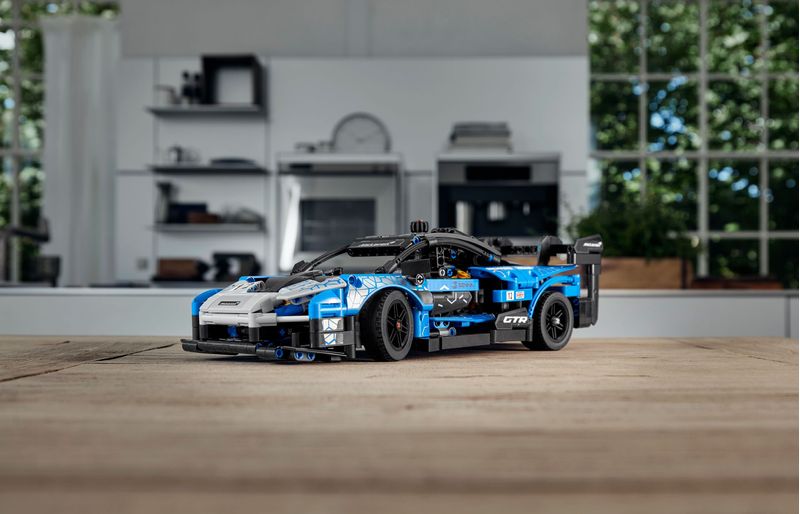 LEGO-Technic-McLaren-Senna-GTR---42123