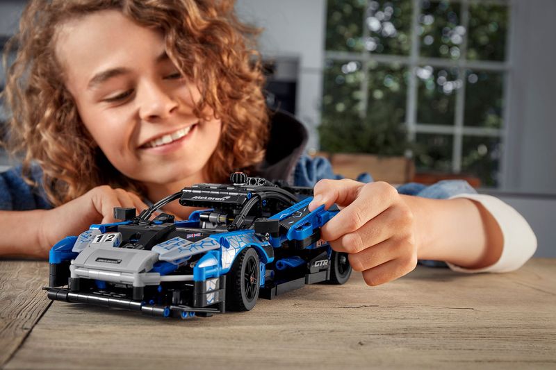 LEGO-Technic-McLaren-Senna-GTR---42123