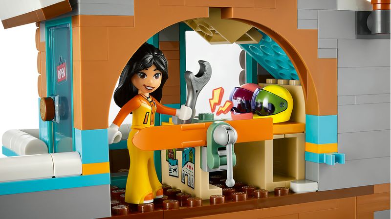 LEGO-Friends-41756-Pista-da-Sci-e-Baita-Set-Sport-Invernali-con-Mini-Bamboline-Giochi-per-Bambine-e-Bambini-Regalo-di-Natale