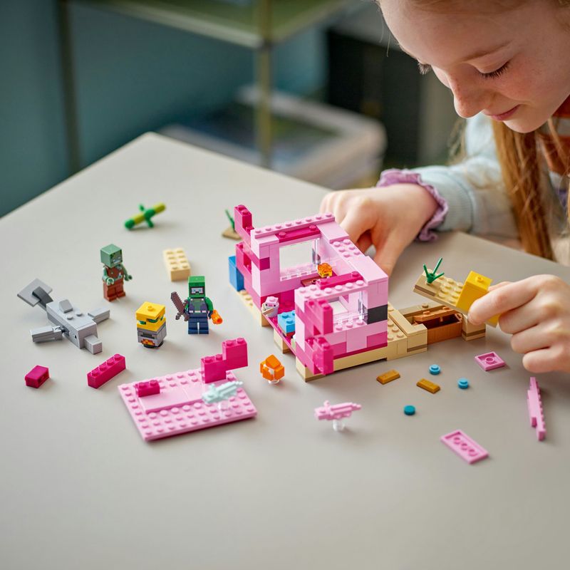LEGO-Minecraft-21247-La-Casa-dell’Axolotl-Base-Subacquea-Rosa-con-Esploratore-Subacqueo-Zombie-per-Bambini-da-7-anni