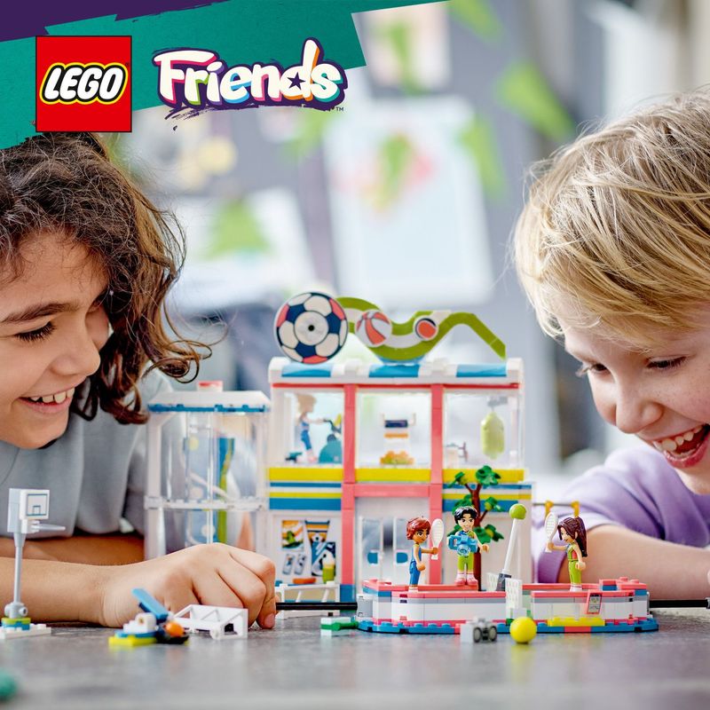 LEGO-Friends-41744-Centro-Sportivo-Gioco-del-Calcio-Basket-Tennis-Parete-da-Arrampicata-e-4-Mini-Bamboline-per-Bambini-8-