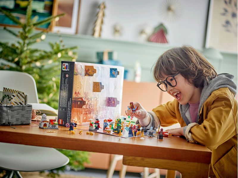 LEGO-Marvel-76267-Calendario-dell’Avvento-degli-Avengers-2023-con-24-Regali-da-Supereroi-Regalo-di-Natale-per-Bambini