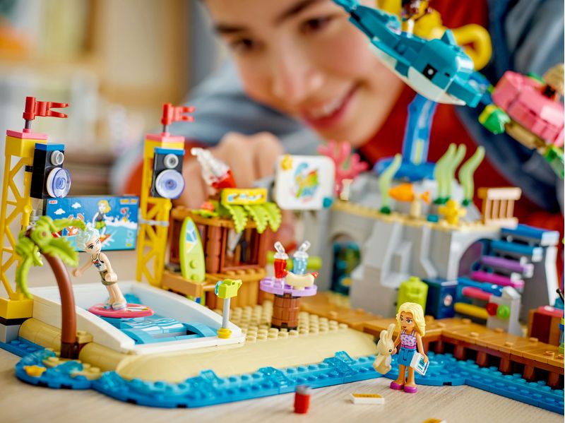 LEGO-Friends-41737-Parco-dei-Divertimenti-Marino-Luna-Park-con-Elementi-Technic-Giostra-con-Animali-Giochi-per-Bambini-12-