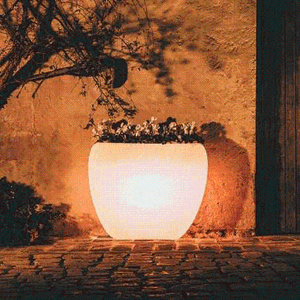Vaso luminoso da giardino in resina bianco per esterno.