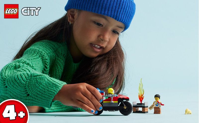 LEGO-City-60410-Motocicletta-dei-Pompieri-da-Soccorso-Giochi-per-Bambini-4--Anni-con-Moto-Giocattolo-2-Minifigure-ed-Estintore