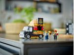 LEGO-City-60404-Furgone-degli-Hamburger-Giocattolo-Veicolo-per-Bambini-5--Anni-Camion-Food-Truck-con-Accessori-e-2-Minifigure