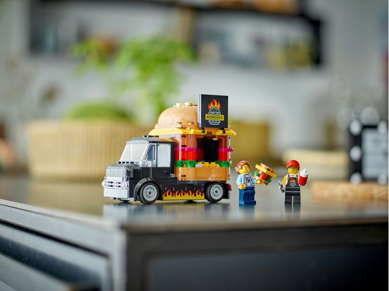 LEGO-City-60404-Furgone-degli-Hamburger-Giocattolo-Veicolo-per-Bambini-5--Anni-Camion-Food-Truck-con-Accessori-e-2-Minifigure