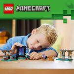 LEGO-Minecraft-21252-L-Armeria-con-Personaggio-Alex-Accessori-e-Armi-Giocattolo-per-Bambini-di-7--Anni-e-Fan-del-Videogioco