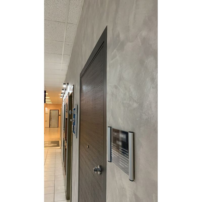 Porta-Blindata-con-Cerniere-a-Scomparsa-Filo-Muro-Telaio-Complanare-Rasomuro