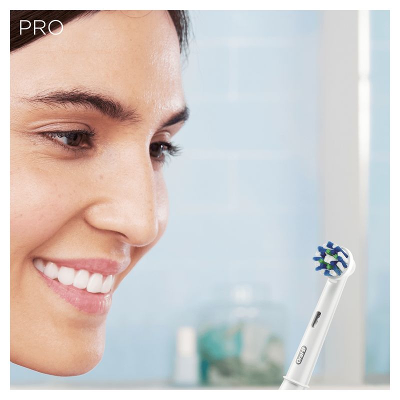 Braun-Oral-B-Pro-700-Crossaction-Adulto-Spazzolino-Rotante-Oscillante-Blu-Bianco