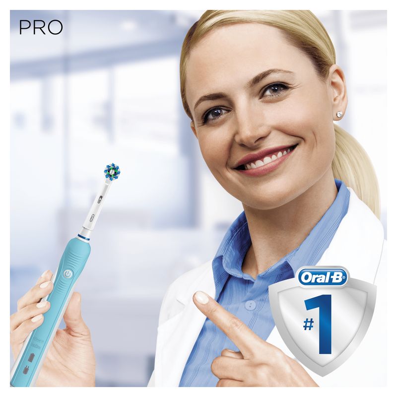 Braun-Oral-B-Pro-700-Crossaction-Adulto-Spazzolino-Rotante-Oscillante-Blu-Bianco