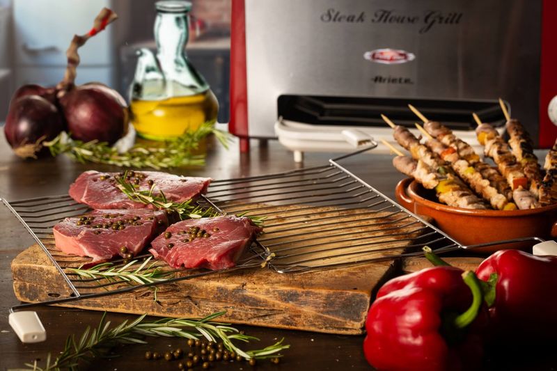 Ariete-730-Steak-House-Grill-Bistecchiera-e-Griglia-Verticale-1300W-Rosso-Acciaio