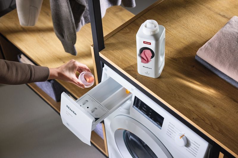 Miele-Detersivo-capi-delicati-WoolCare-1.5-l