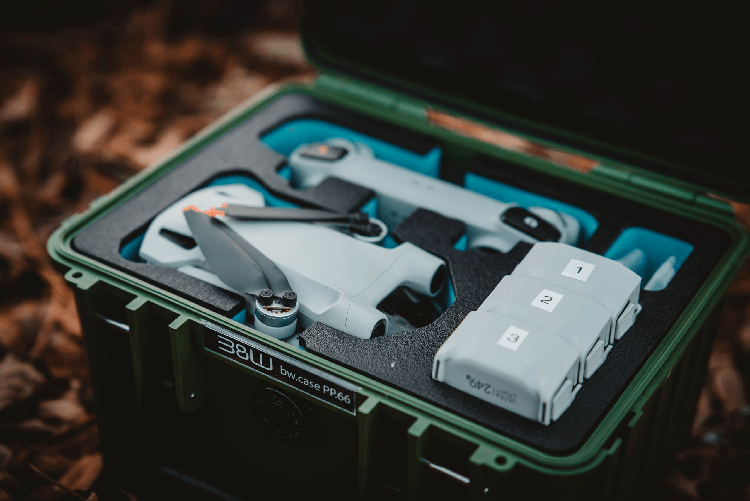 B-and-W-International-Valigetta-da-Esterno-per-DJI-Mini-4-Pro-Drone-e-Fly-More-Combo-Tipo-2000-Verde-Bronzo