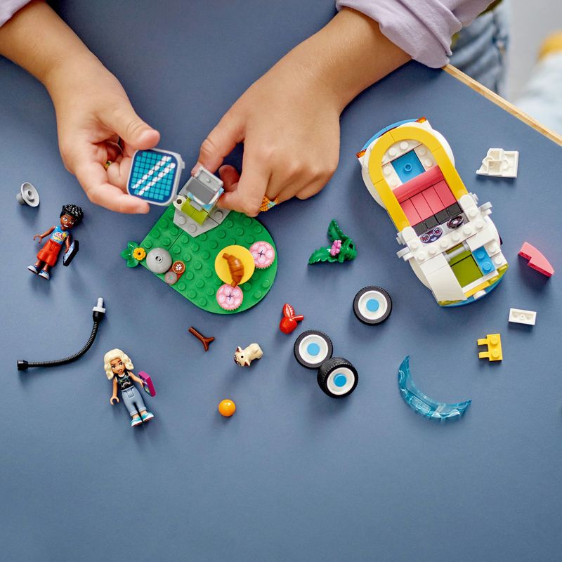 LEGO-Friends-42609-Auto-Elettrica-e-Caricabatterie-Giochi-per-Bambini-di-6--Anni-con-Macchina-Giocattolo-e-2-Mini-Bamboline